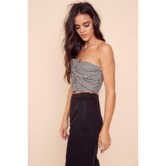 ๐Gingham Strapless Crop Top - Picture 5 of 8